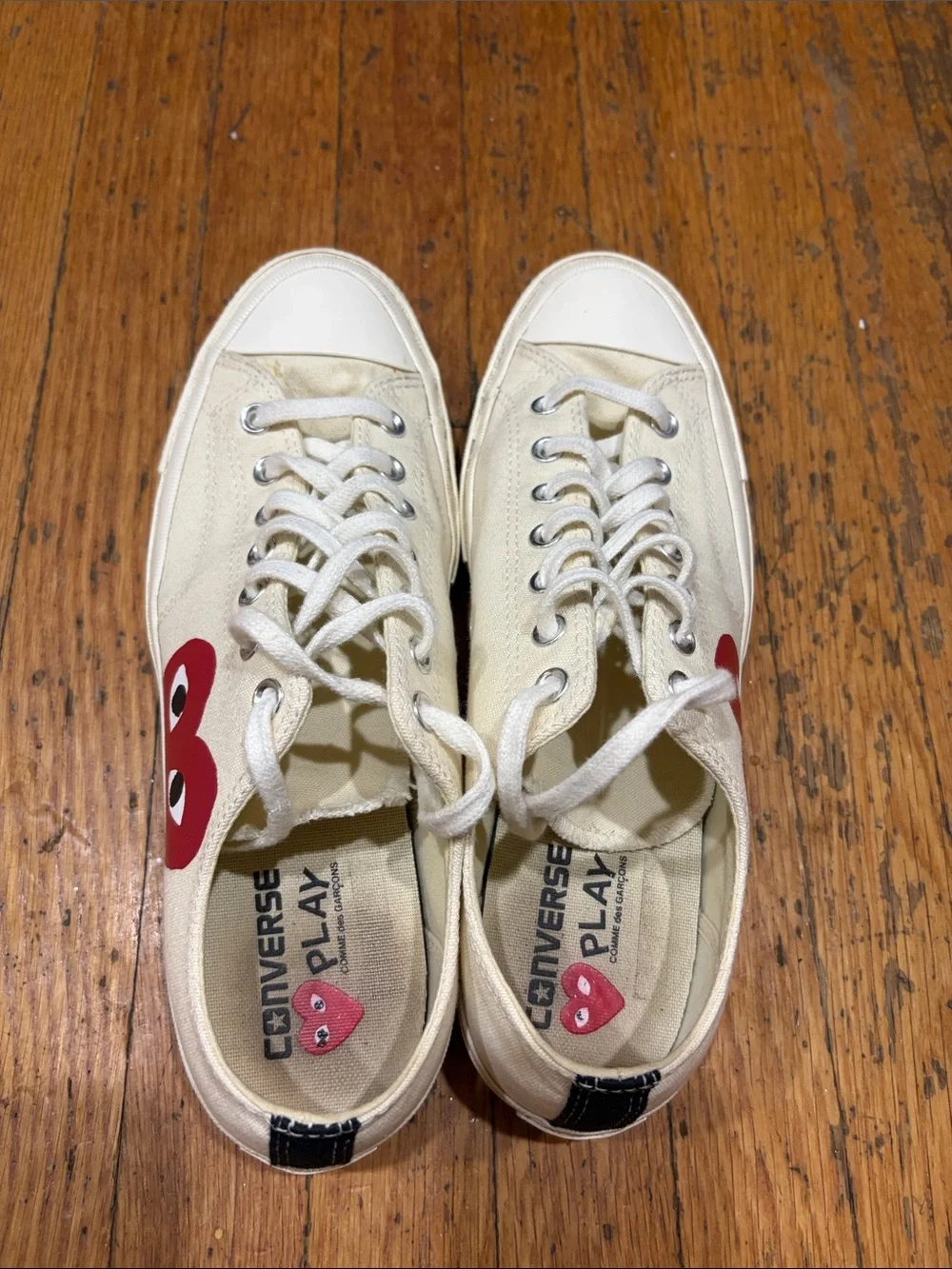 Converse PLAY Comme des Garcons Low-Top Sneakers in Cream with Red Heart